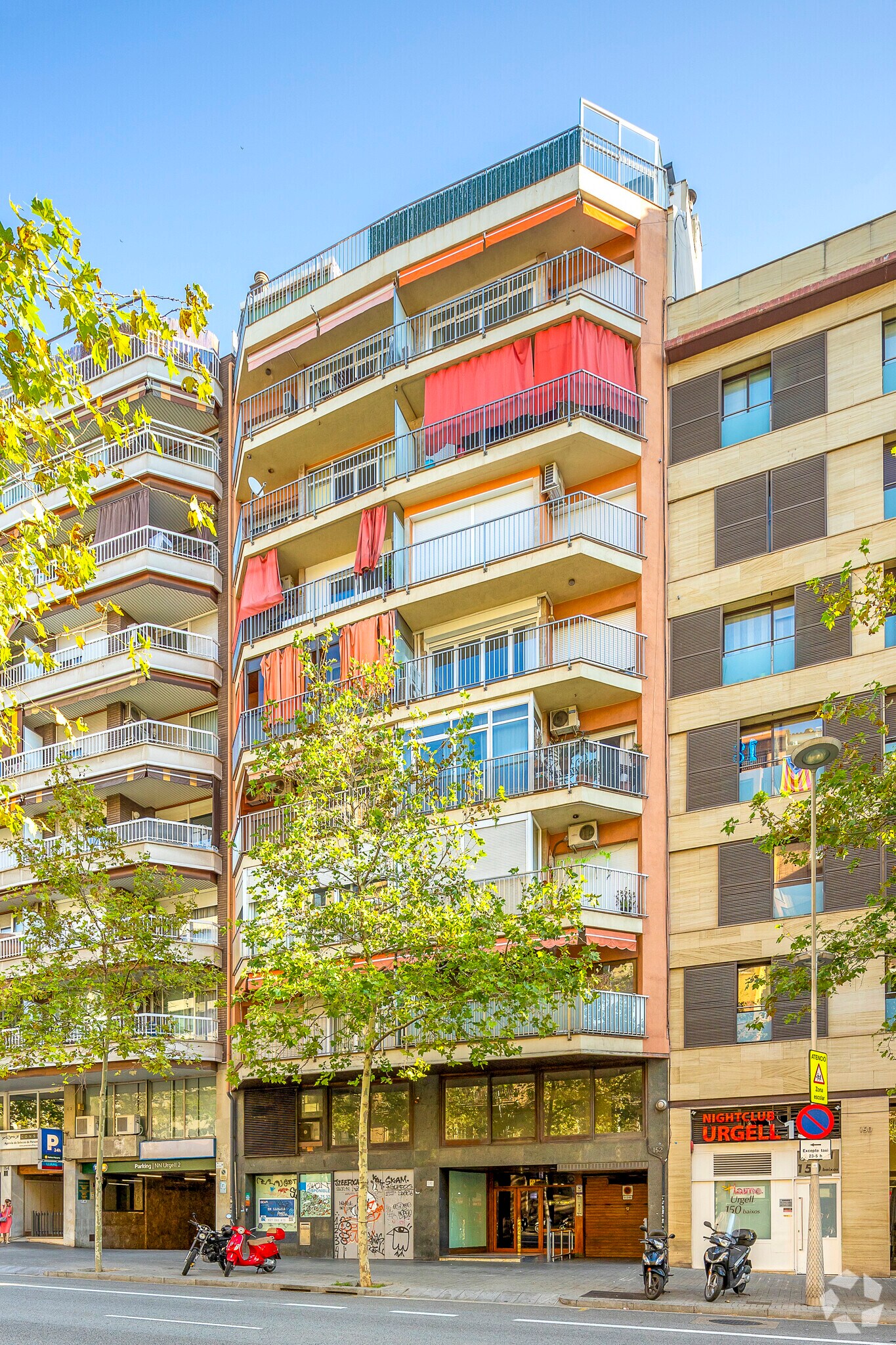 152 Comte d'Urgell Carrer Del, Barcelona, BAR for Rent