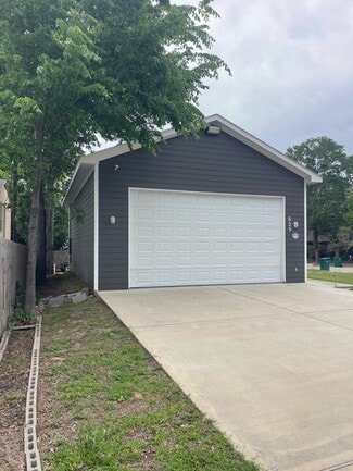 Conroe, TX Auto Repair - 829 Roberson St
