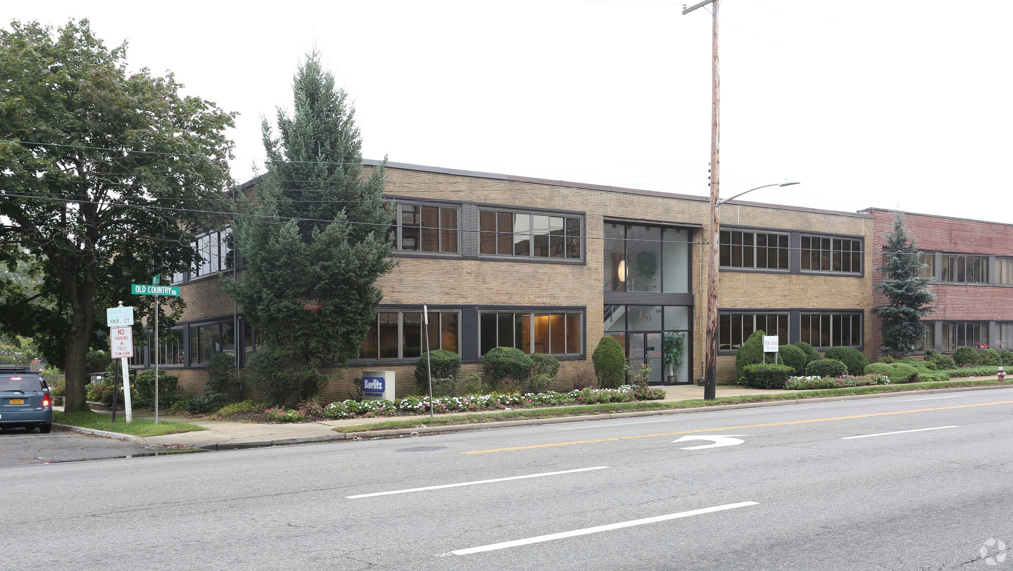350 Old Country Rd, Garden City, NY for Rent
