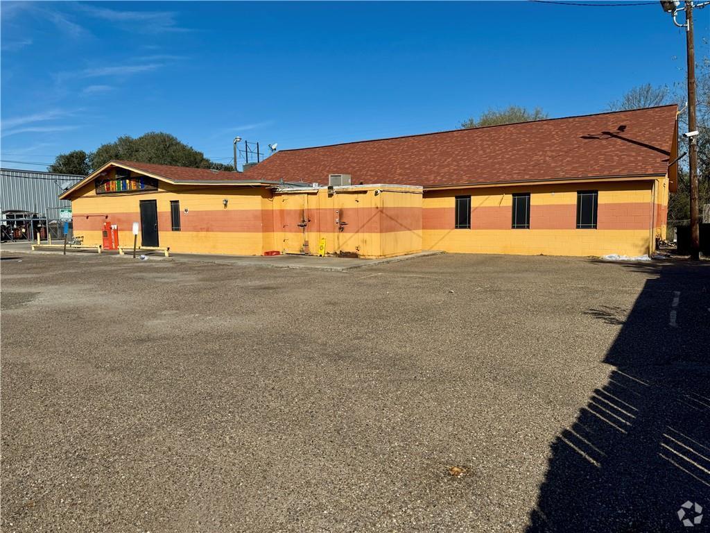 107 Cecilia St, Alice, TX for Sale