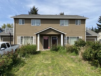 Salem, OR Apartments - 3327-3329 Rockingham Ct NE