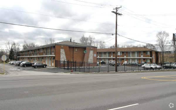 6545-6547 W 111th St, Worth, IL for Sale
