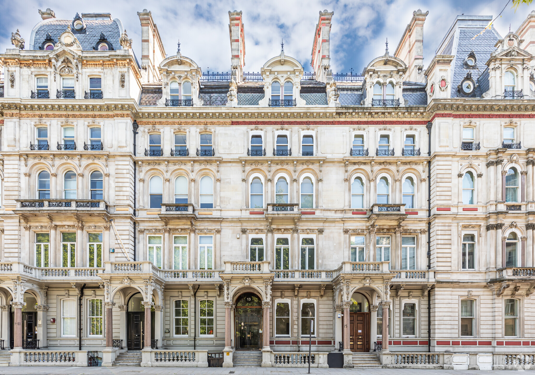13 Grosvenor Gdns, London, LND for Rent
