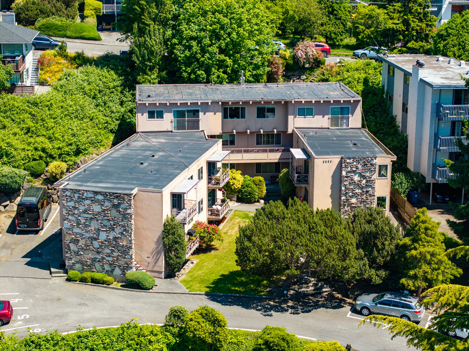 2222 Gilman Dr W, Seattle, WA for Sale