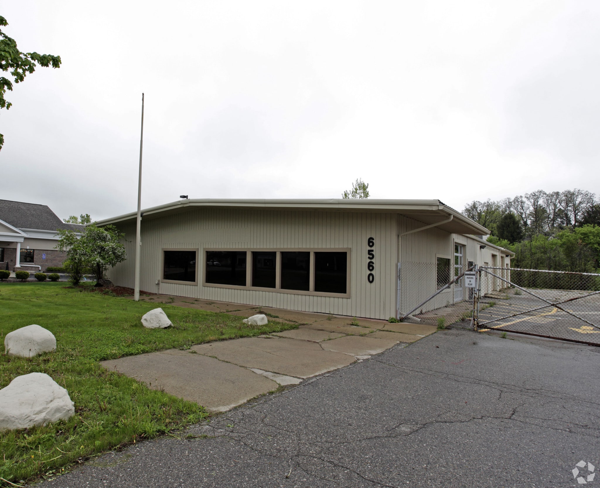 6560 Dixie Hwy, Clarkston, MI for Rent