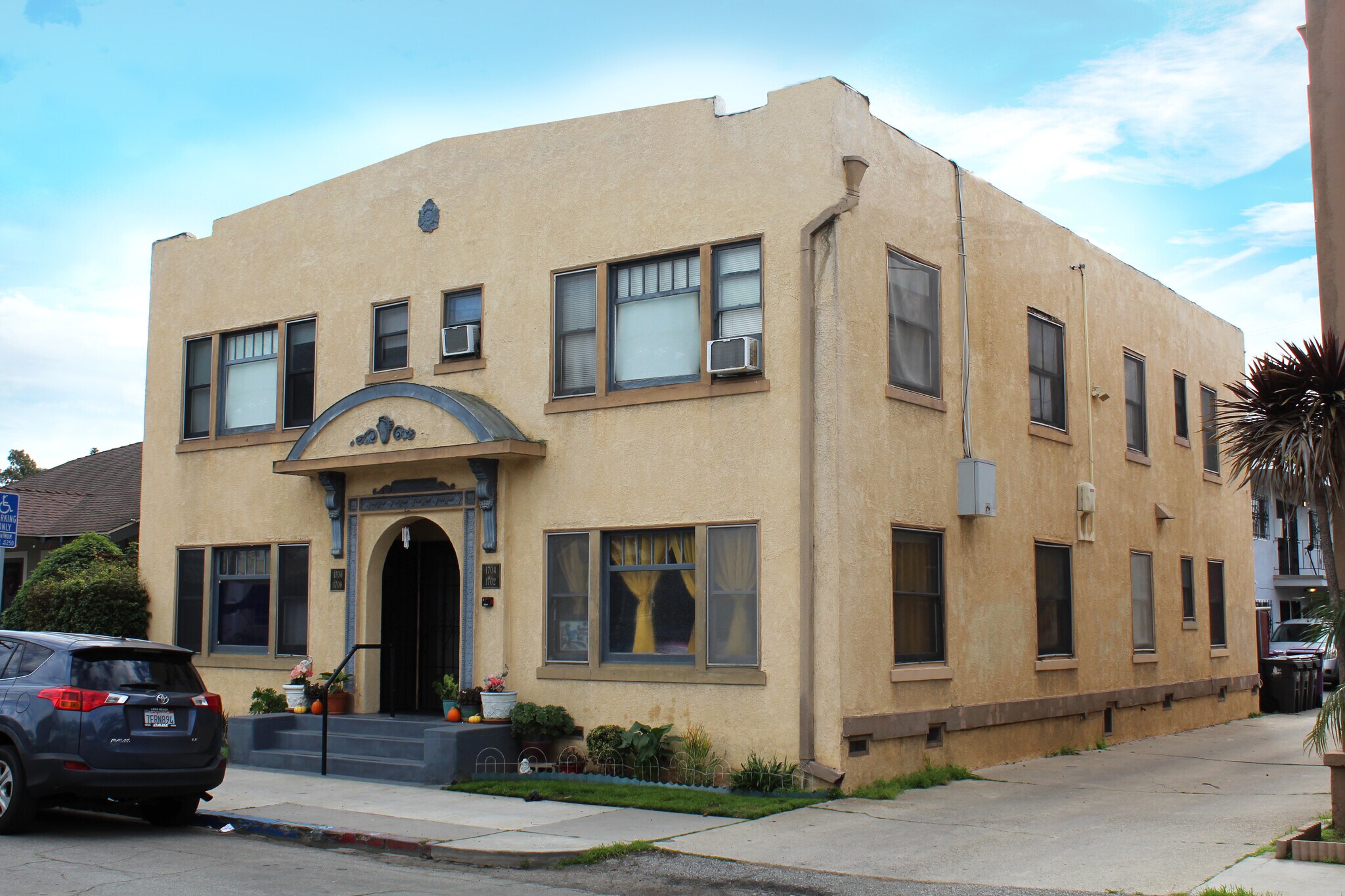 1702 E Florida St Long Beach, CA 90802 MultiFamily Property for Sale