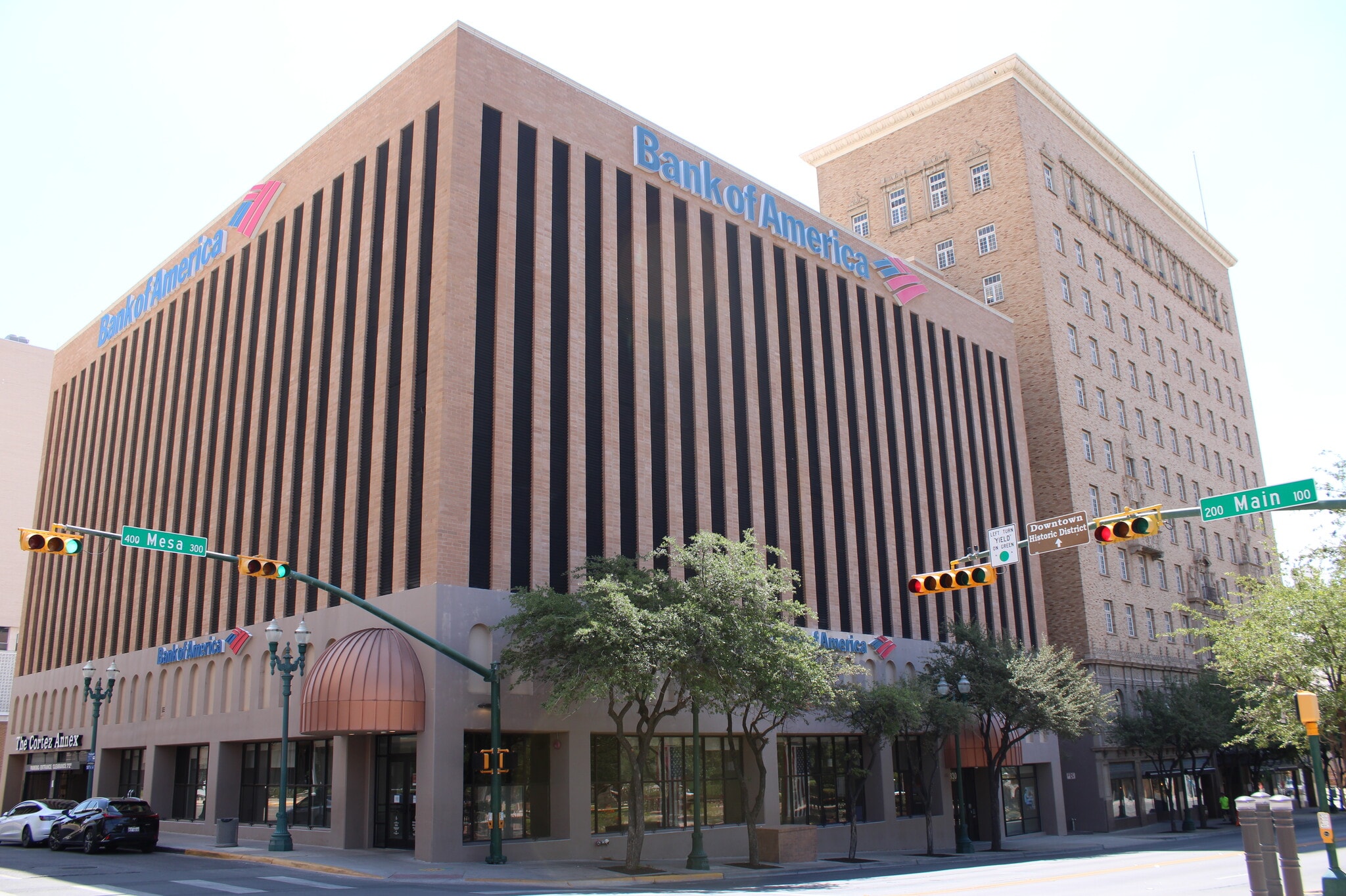 330 N Mesa St, El Paso, TX for Rent