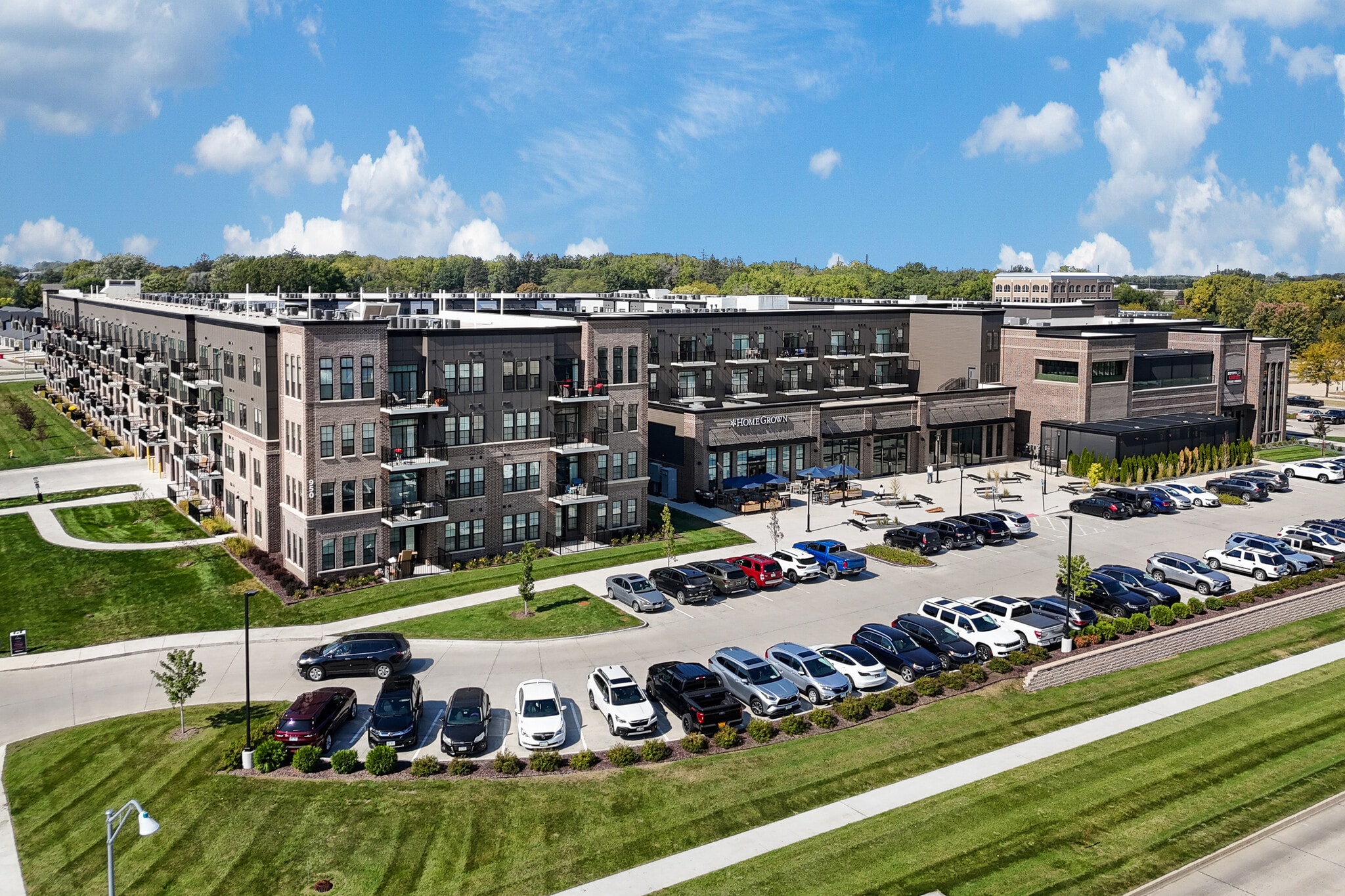 950 Jordan Creek Pky, West Des Moines, IA for Rent