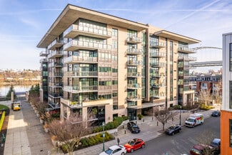 Portland, OR Apartments - 1830 NW Riverscape St