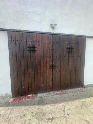 Los Angeles, CA Specialty - 10975 S Main St