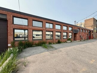 Mt Royal, QC Industrial - 5579-5581 Rue Paré