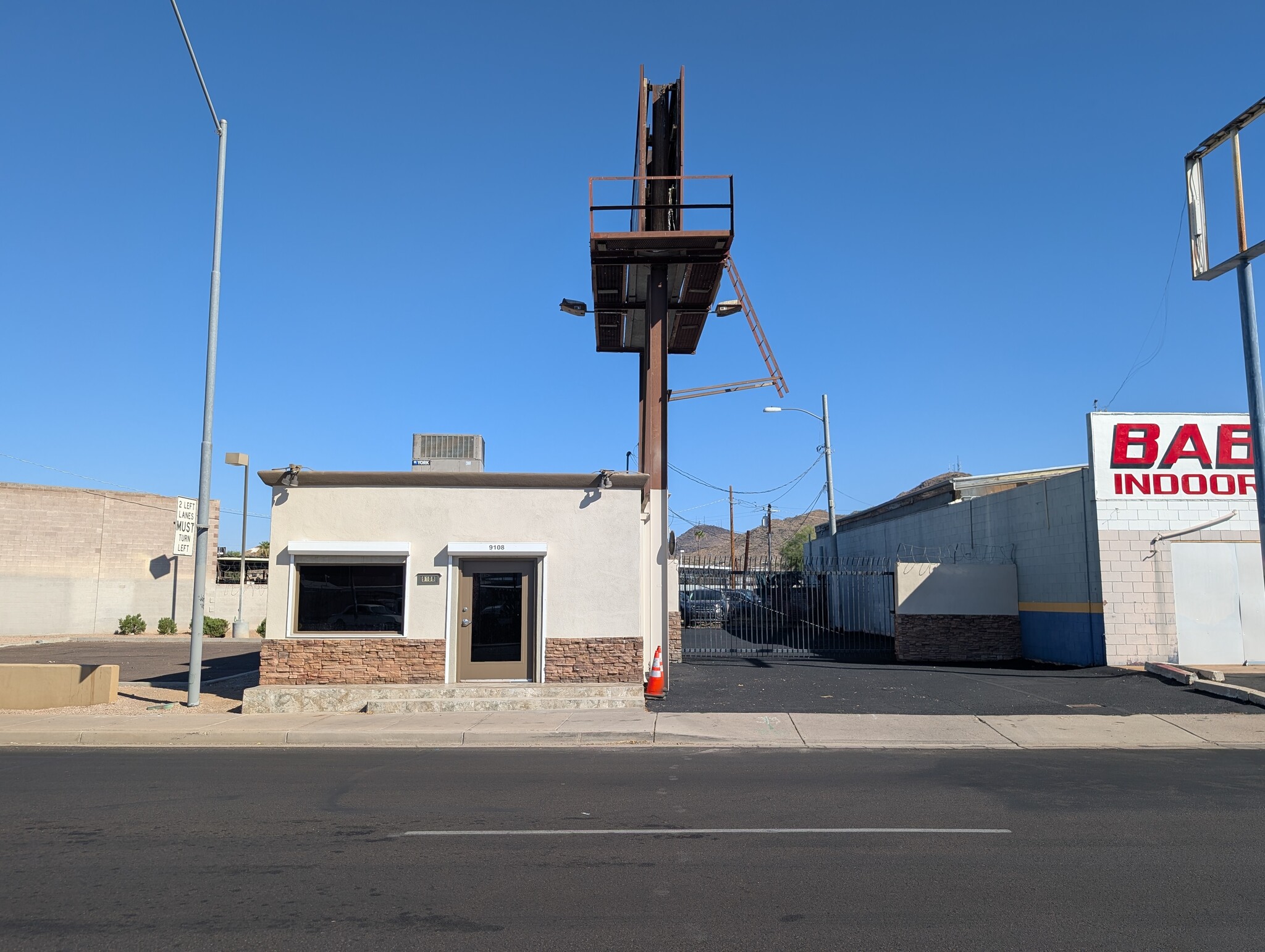 9108 N Cave Creek Rd, Phoenix, AZ for Sale