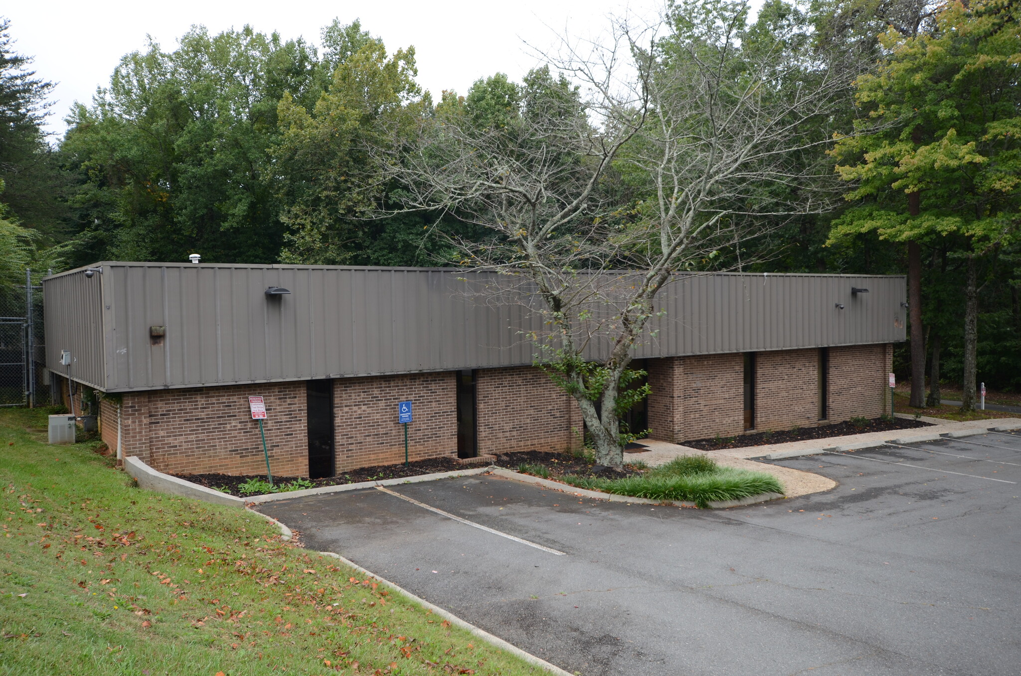 4000 Brownsboro Rd, Winston-Salem, NC for Rent