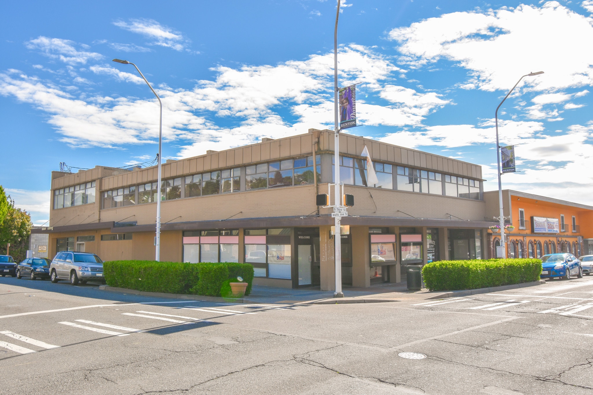 811-825 S 3rd St, Renton, WA for Rent