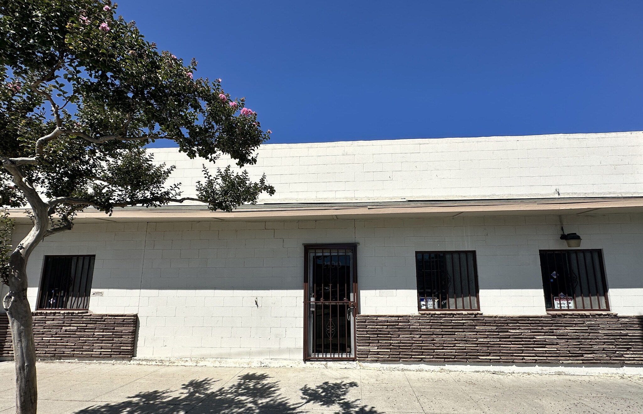 2100 Floyd St, Burbank, CA for Rent