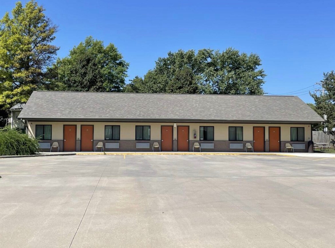 2621 Harlan St Falls City, NE 68355 Hospitality Property for Sale on