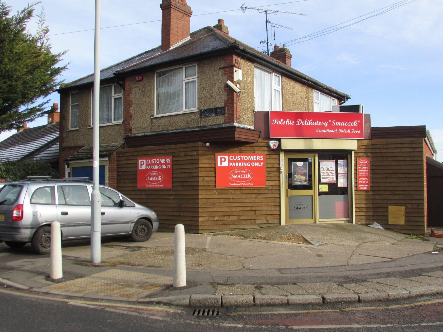 40 Waller Ave, Luton, BDF for Sale
