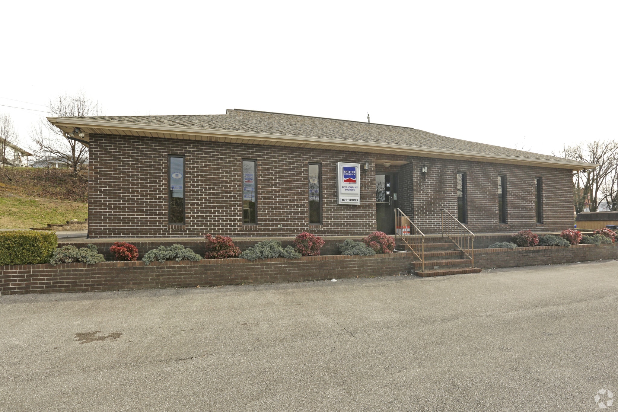 1637 N Eastman Rd, Kingsport, TN for Rent
