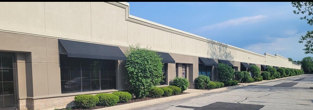 1860 N Il Route 83, Grayslake, IL for Rent