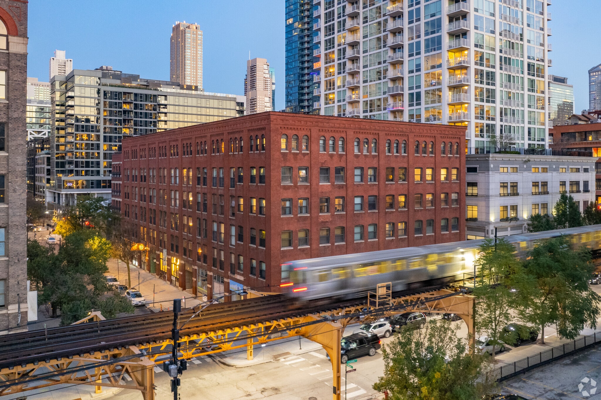 225 W Huron St, Chicago, IL for Rent