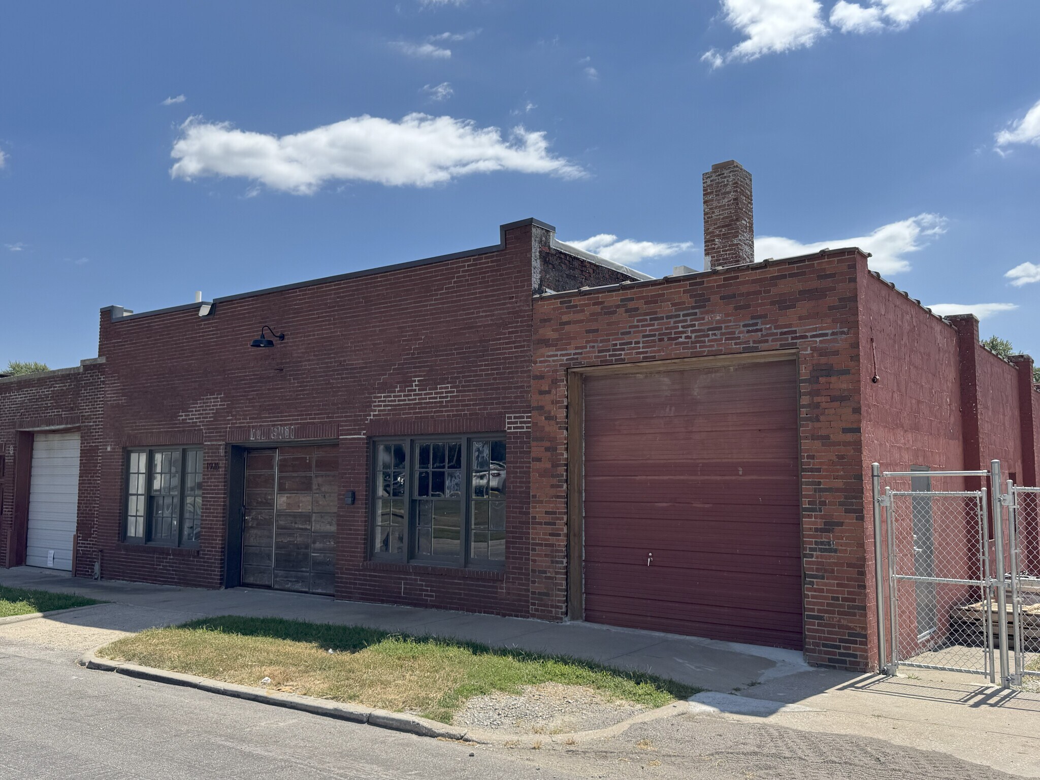 1926 Howard St, Saint Joseph, MO for Rent