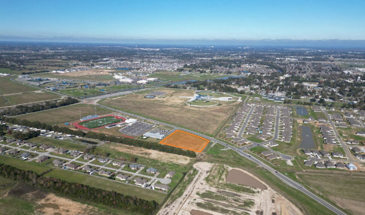 2540 Chemin Metairie Parkway, Youngsville, LA for Sale