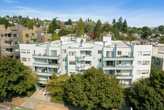 Seattle, WA Apartments - 3230 SW Avalon Way