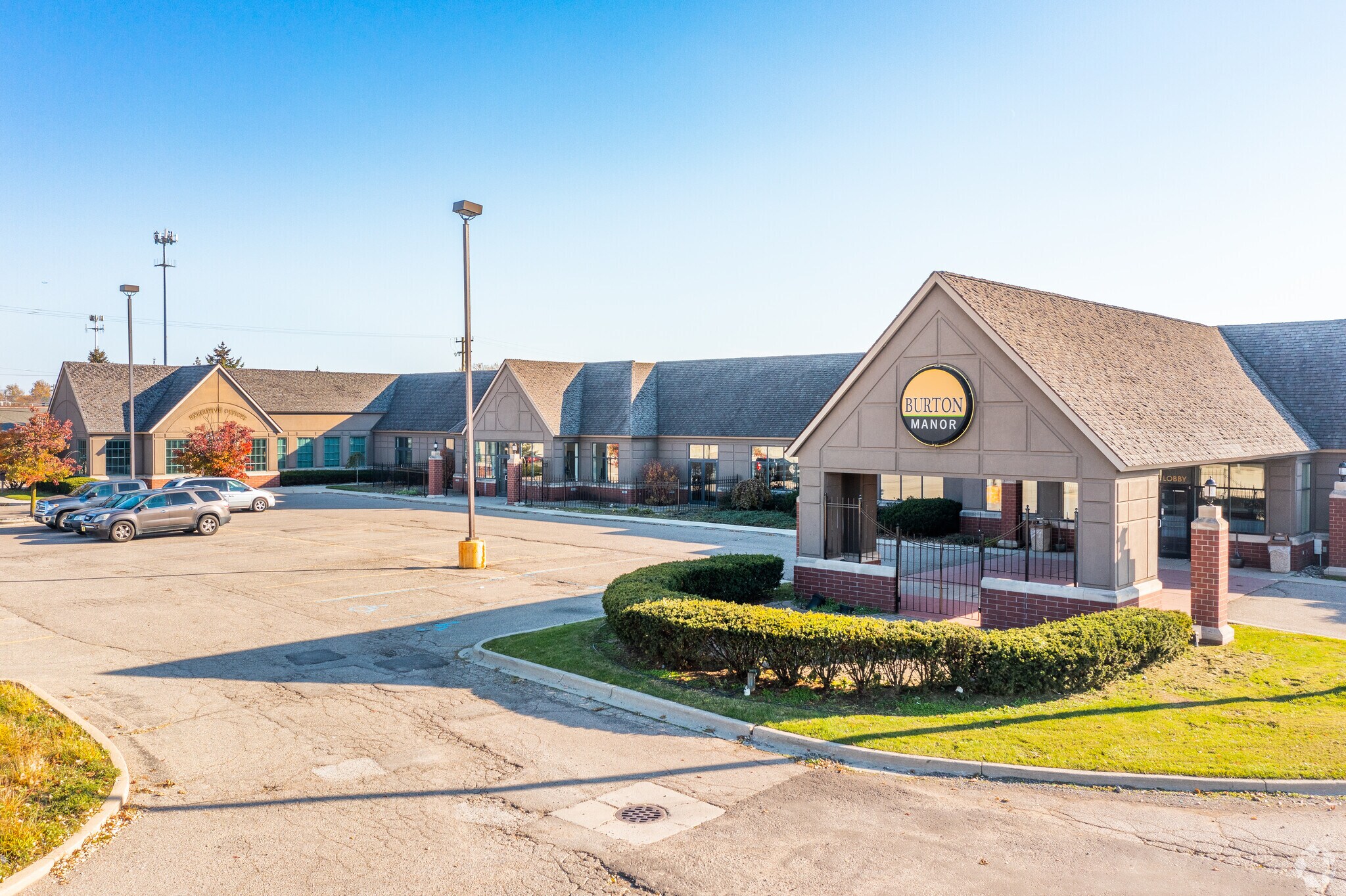 27777 Schoolcraft Rd, Livonia, MI for Sale