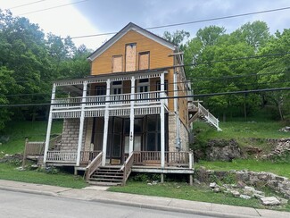 Eureka Springs, AR Storefront Retail/Residential - 180 N Main St