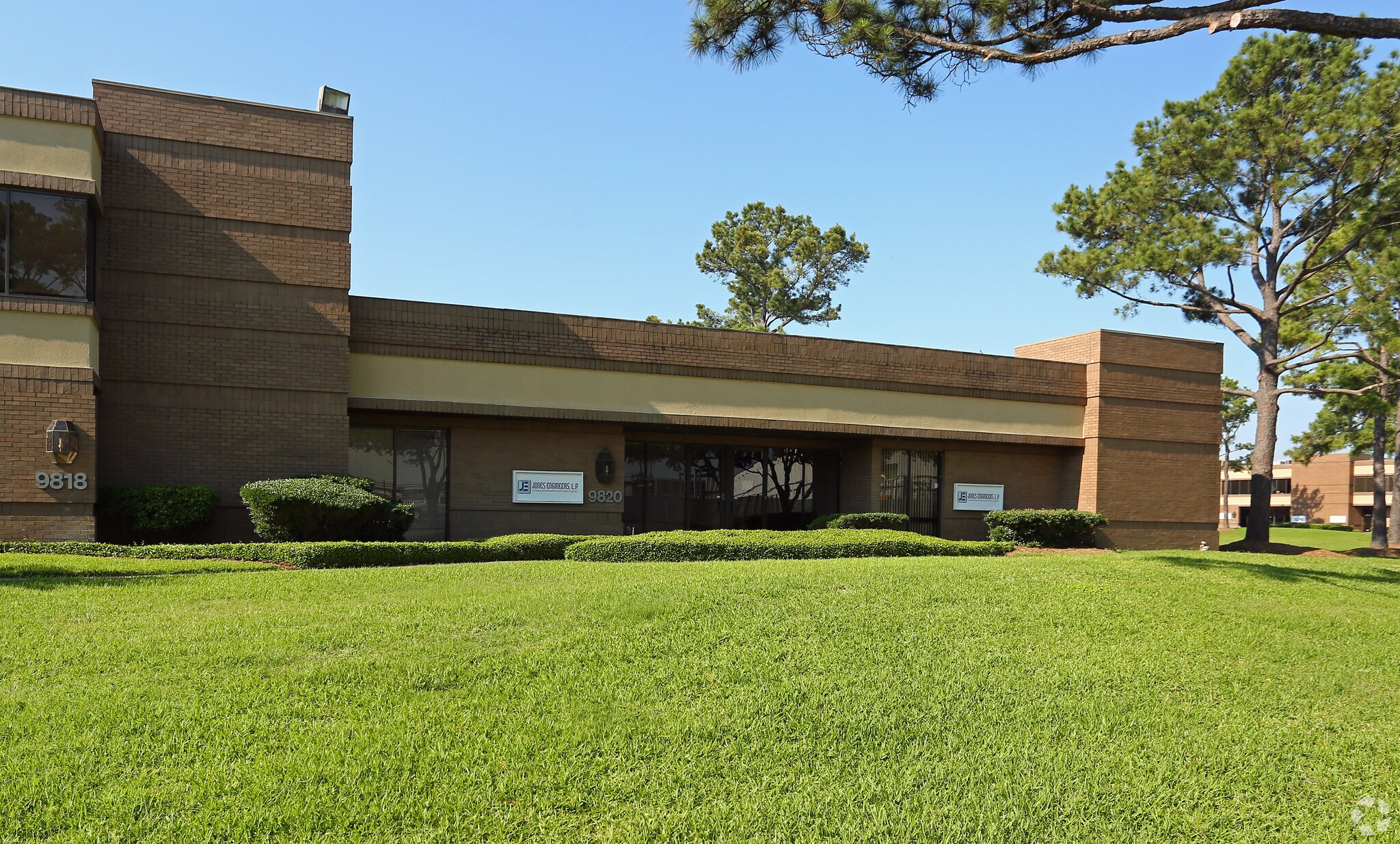 9820 Whithorn Dr, Houston, TX for Rent