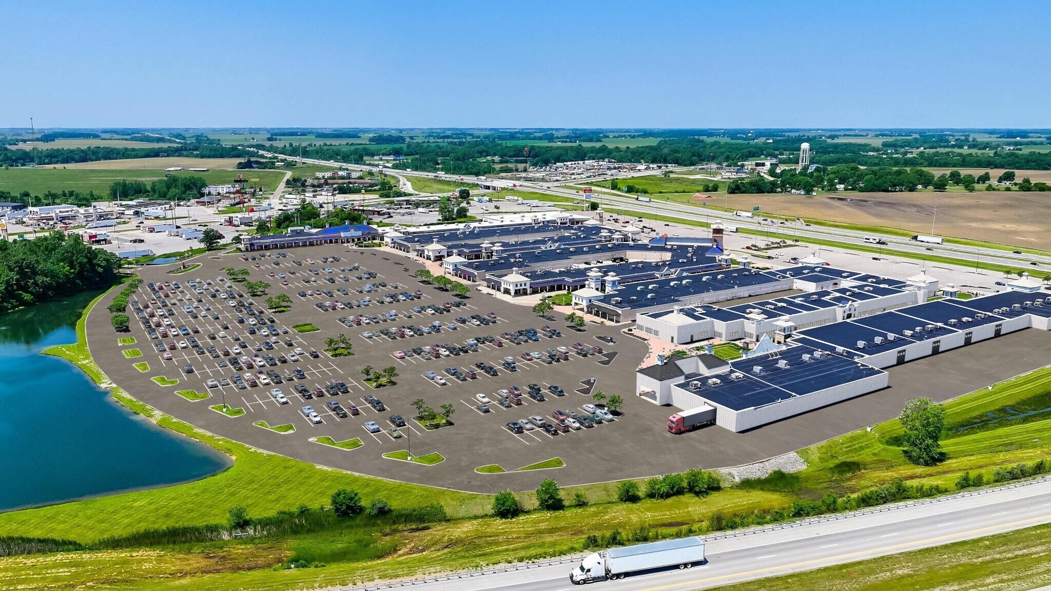 8000-8730 Factory Shops Blvd, Jeffersonville, OH for Rent