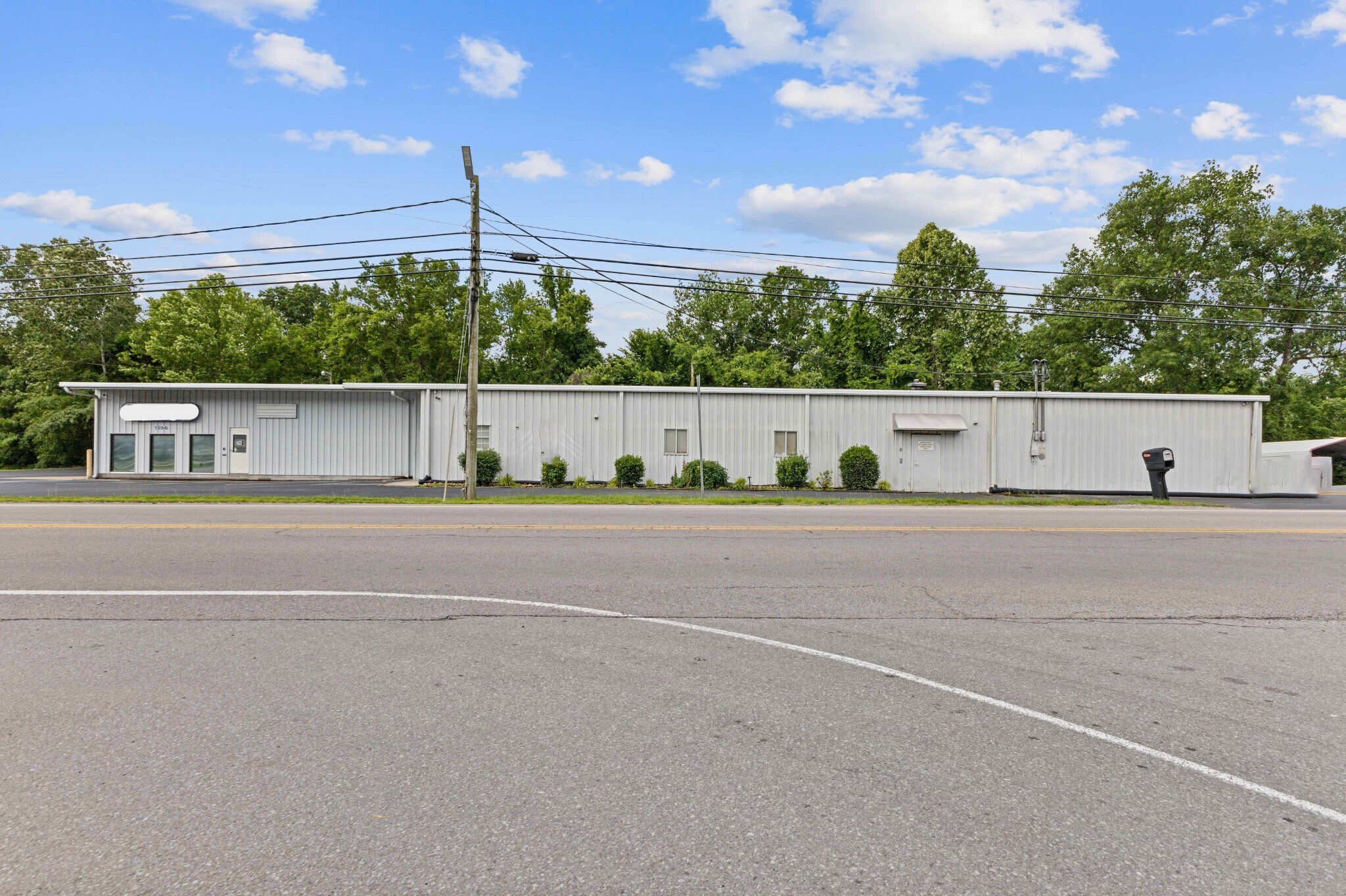 1094 N Main St, Ashland City, TN for Sale