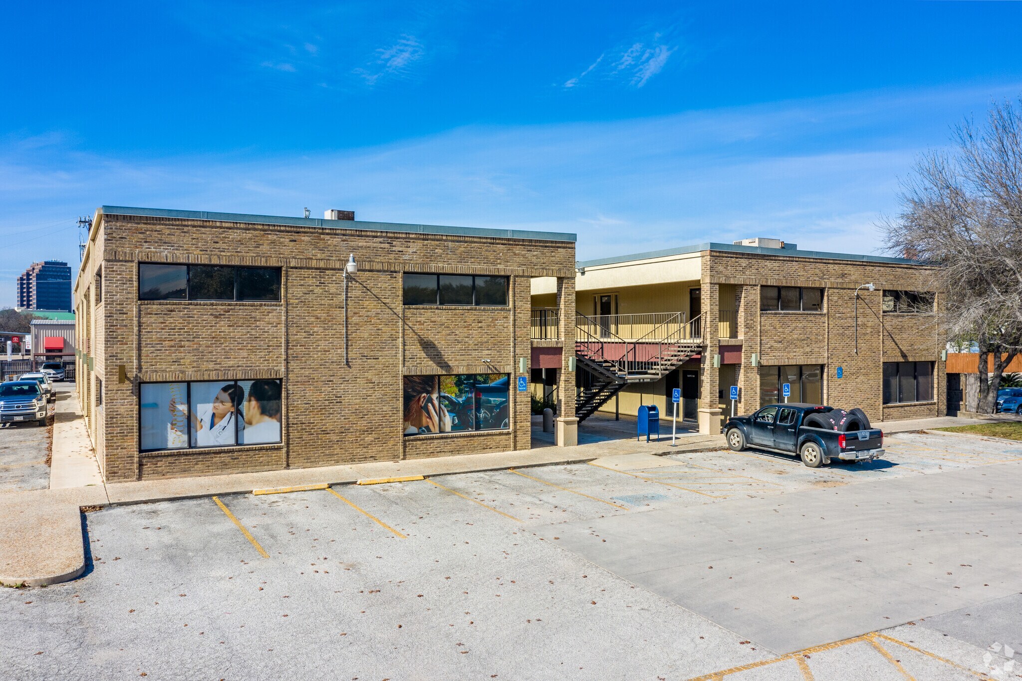 8527 Village Dr, San Antonio, TX for Rent
