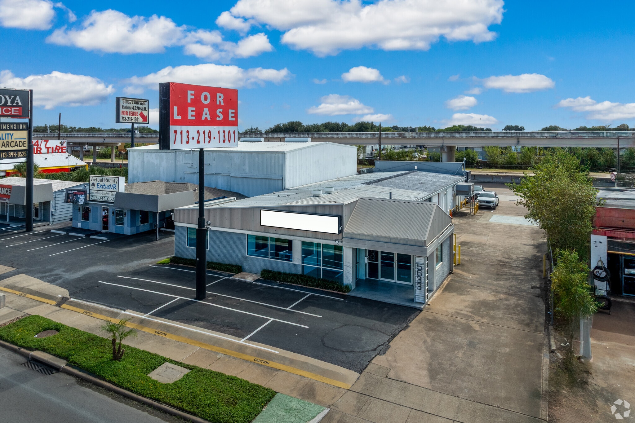 5625-5633 Southwest Fwy, Houston, TX for Rent