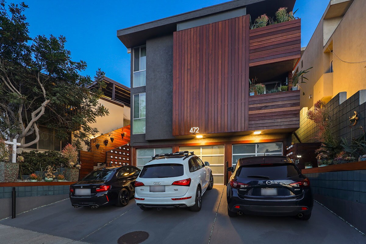 472 Rosecrans Ave, Manhattan Beach, CA for Sale