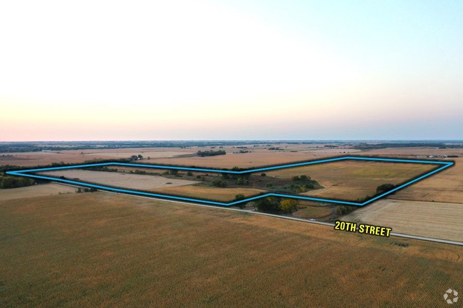 18707 20th St, Oelwein, IA for Sale