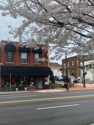 Lenoir City, TN Retail - 101 W Broadway St