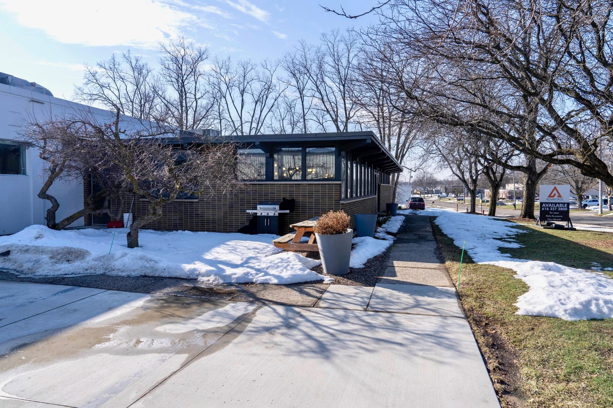 2350 Oak Industrial Dr NE, Grand Rapids, MI for Rent