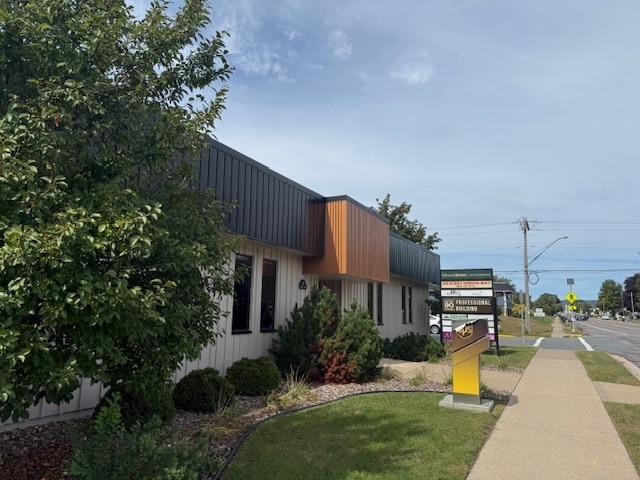 419 Sand Lake Rd, Onalaska, WI for Rent