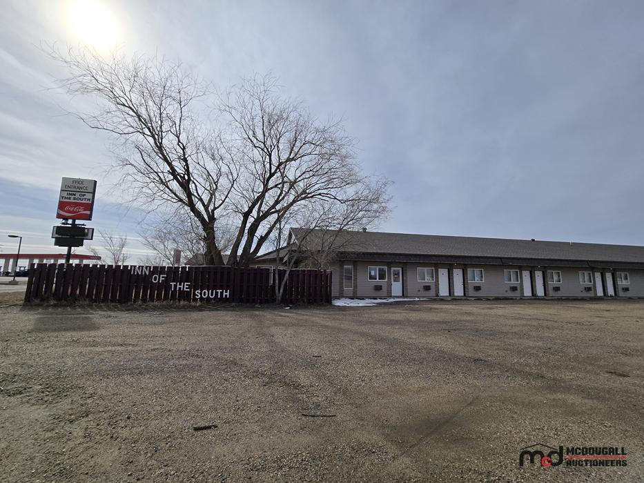 775 W 5th Ave, Shaunavon, SK for Sale