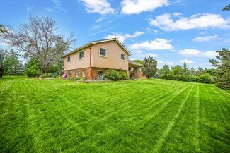 Watkins, CO Veterinarian/Kennel - 1335 S Kio St