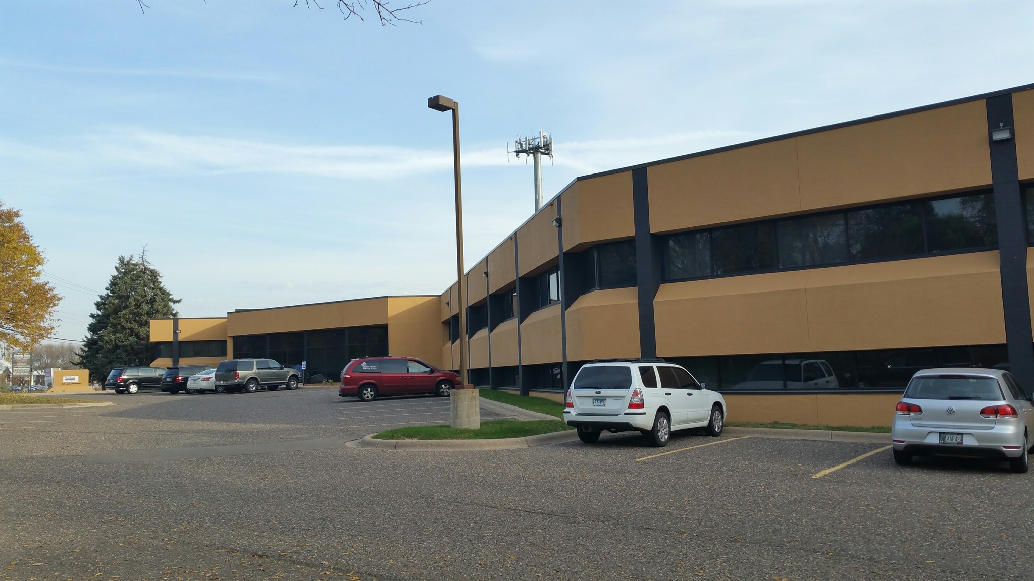 1710 Douglas Dr N, Golden Valley, MN for Rent
