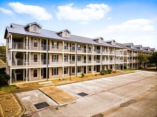 Canyon Lake, TX Apartments - 373 April dr