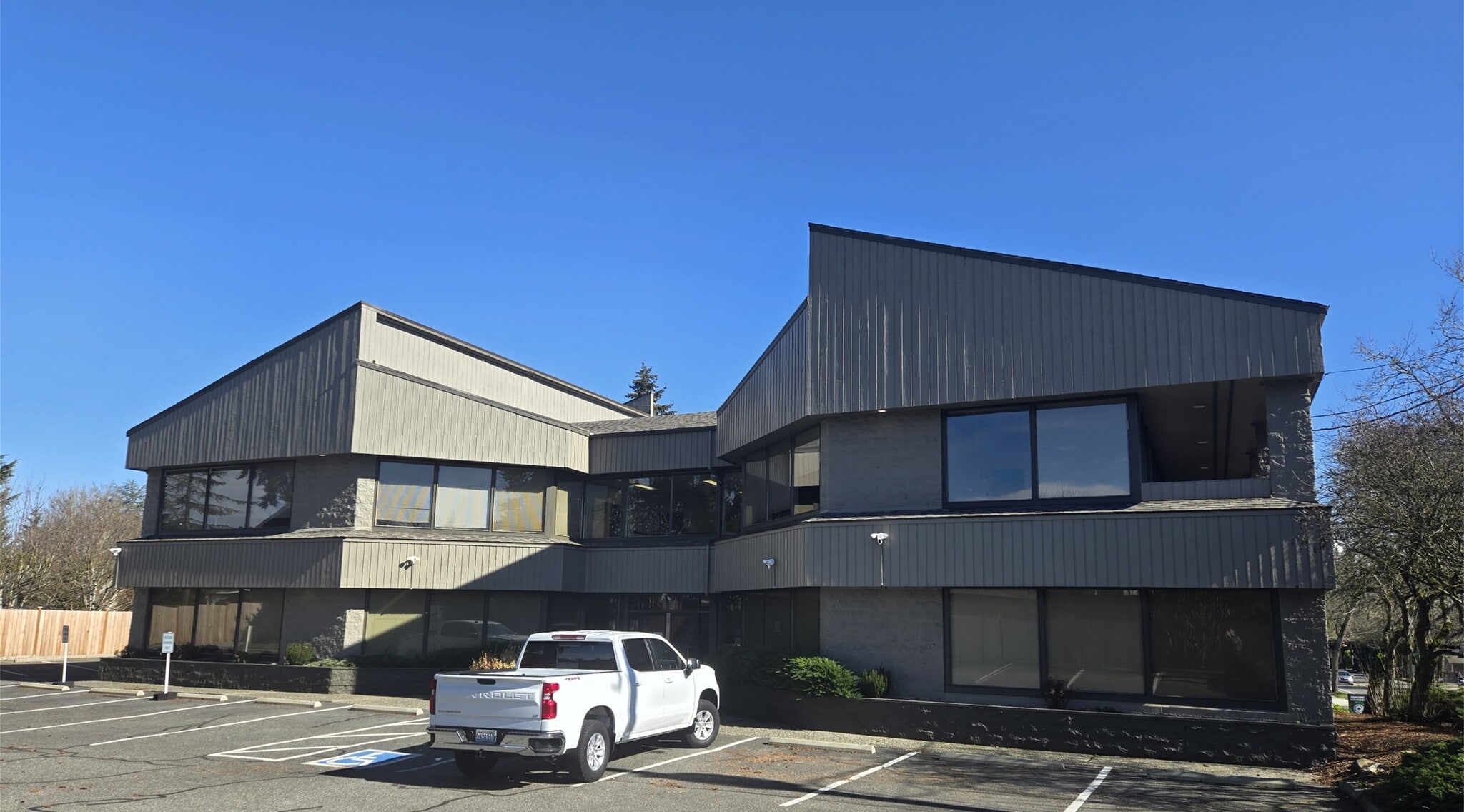 1222 N 185th St, Shoreline, WA for Rent