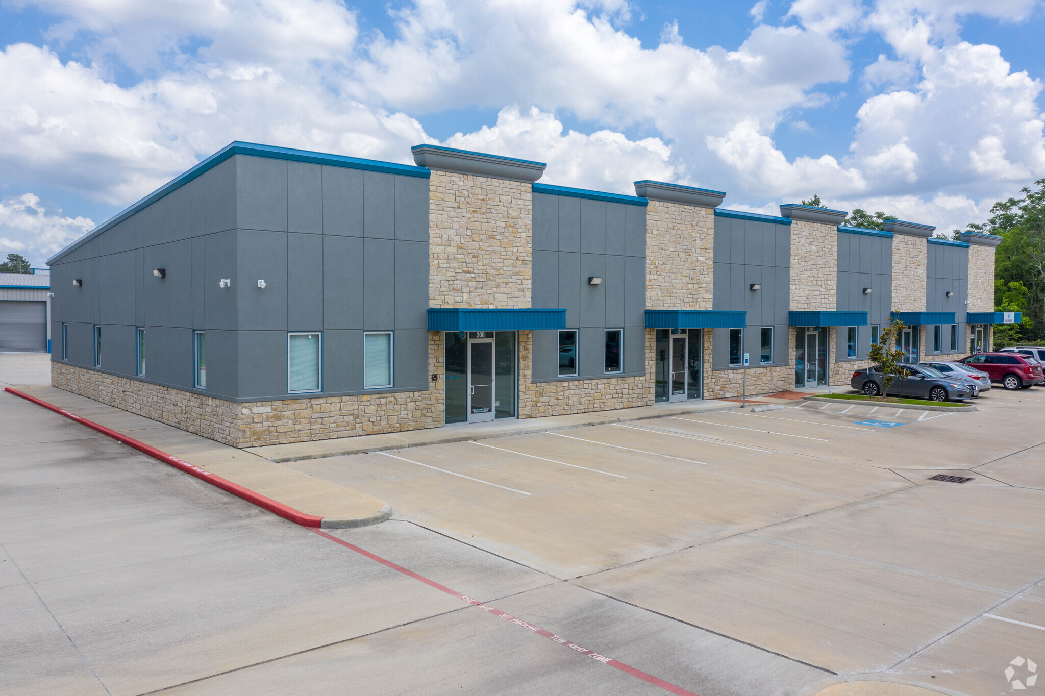 27905 Commercial Park Rd, Tomball, TX for Rent