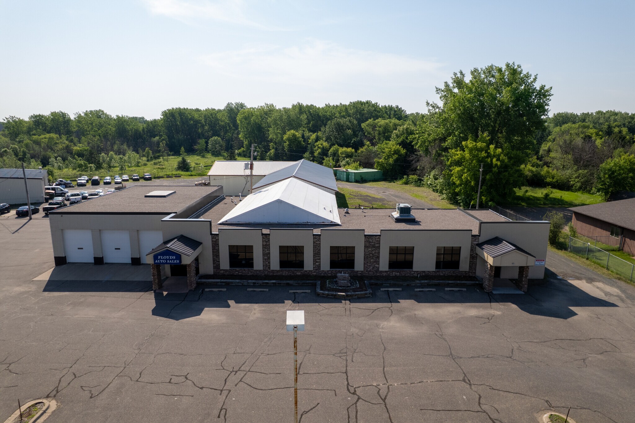 6671 Lake Blvd, Wyoming, MN for Rent