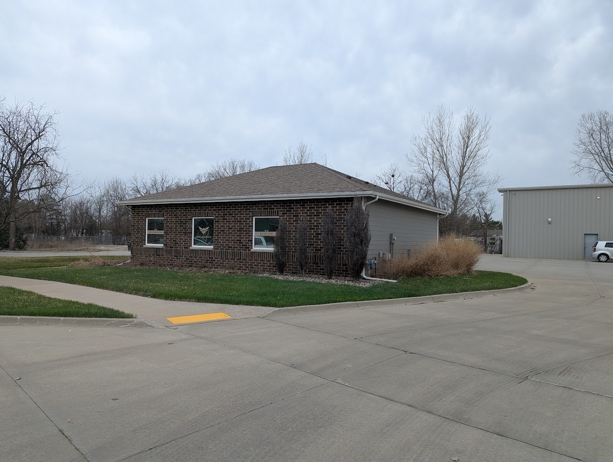 208 3rd St SW, Altoona, IA for Rent