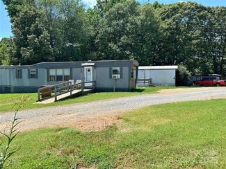 Lincolnton, NC Manufactured Housing/Mobile Housing - 301-305 Turner St Lincolnton, NC Manufactured Housing/Mobile Housing - 301-305 Turner St