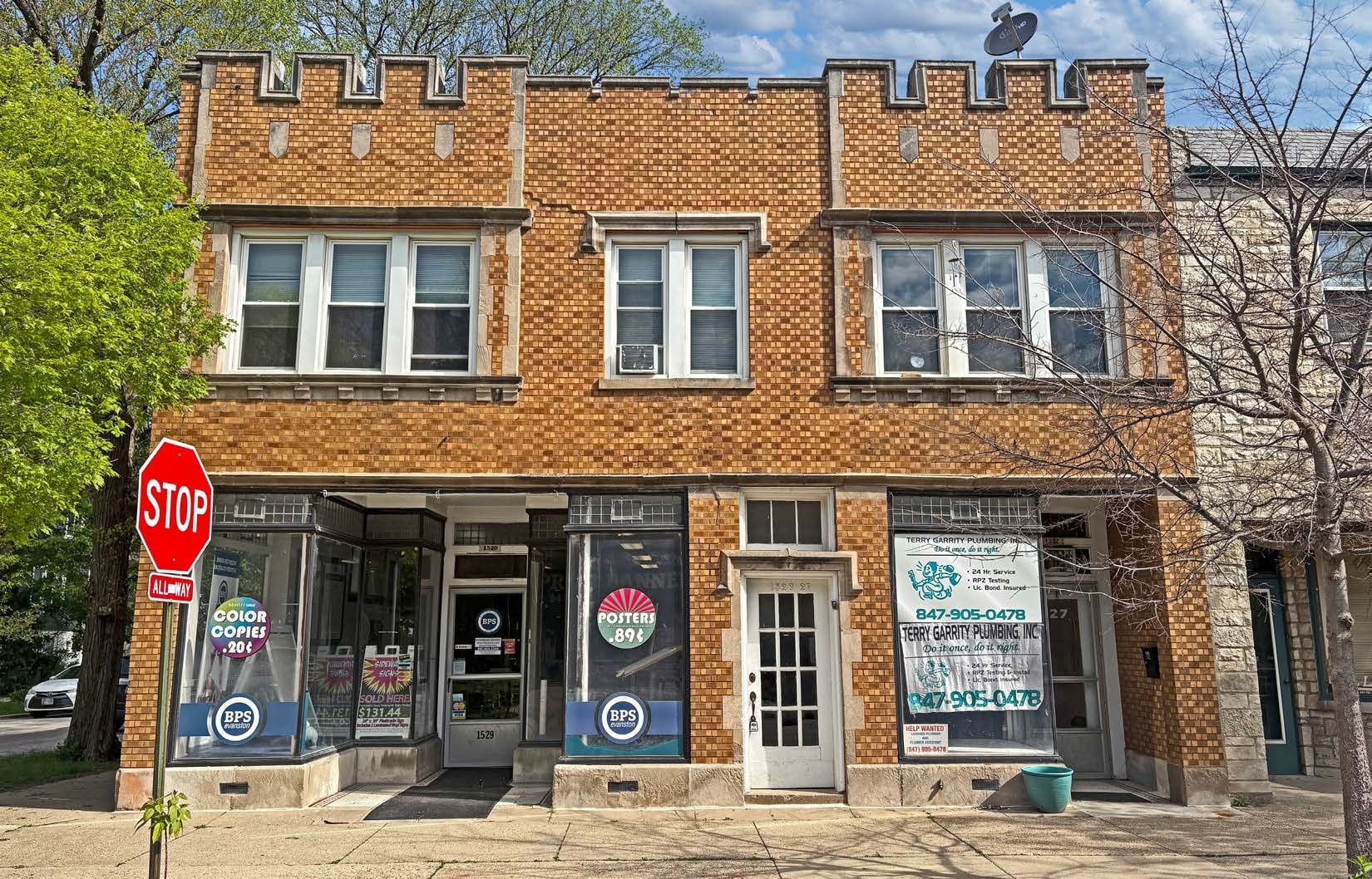 1529 Greenleaf St, Evanston, IL for Sale
