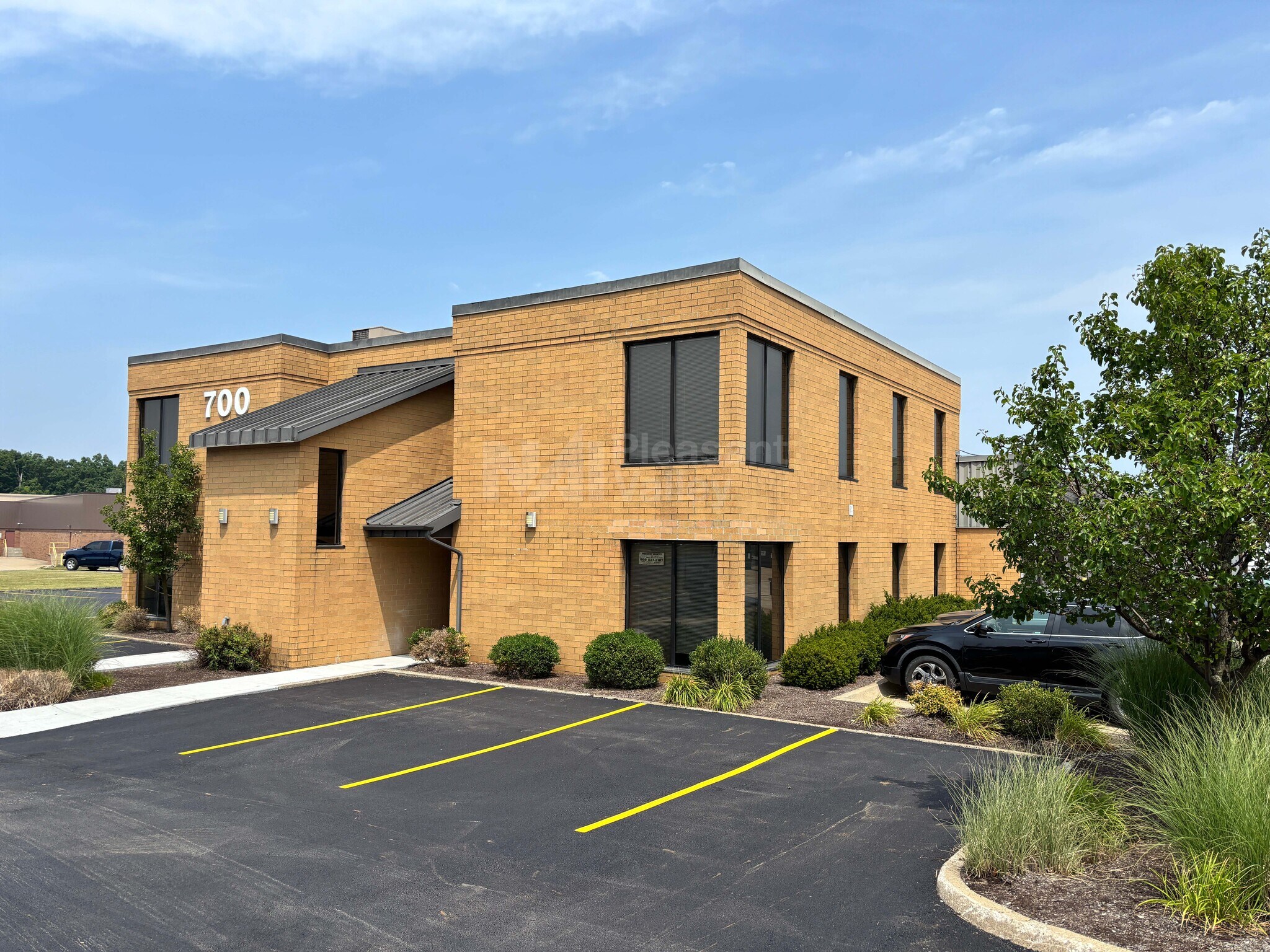 700-790 Ken Mar Industrial Pky, Broadview Heights, OH for Rent
